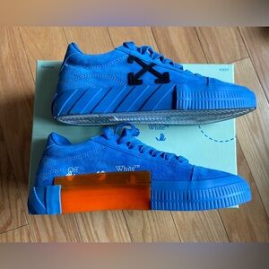 Off-White Vulc Lowtop Sneakers